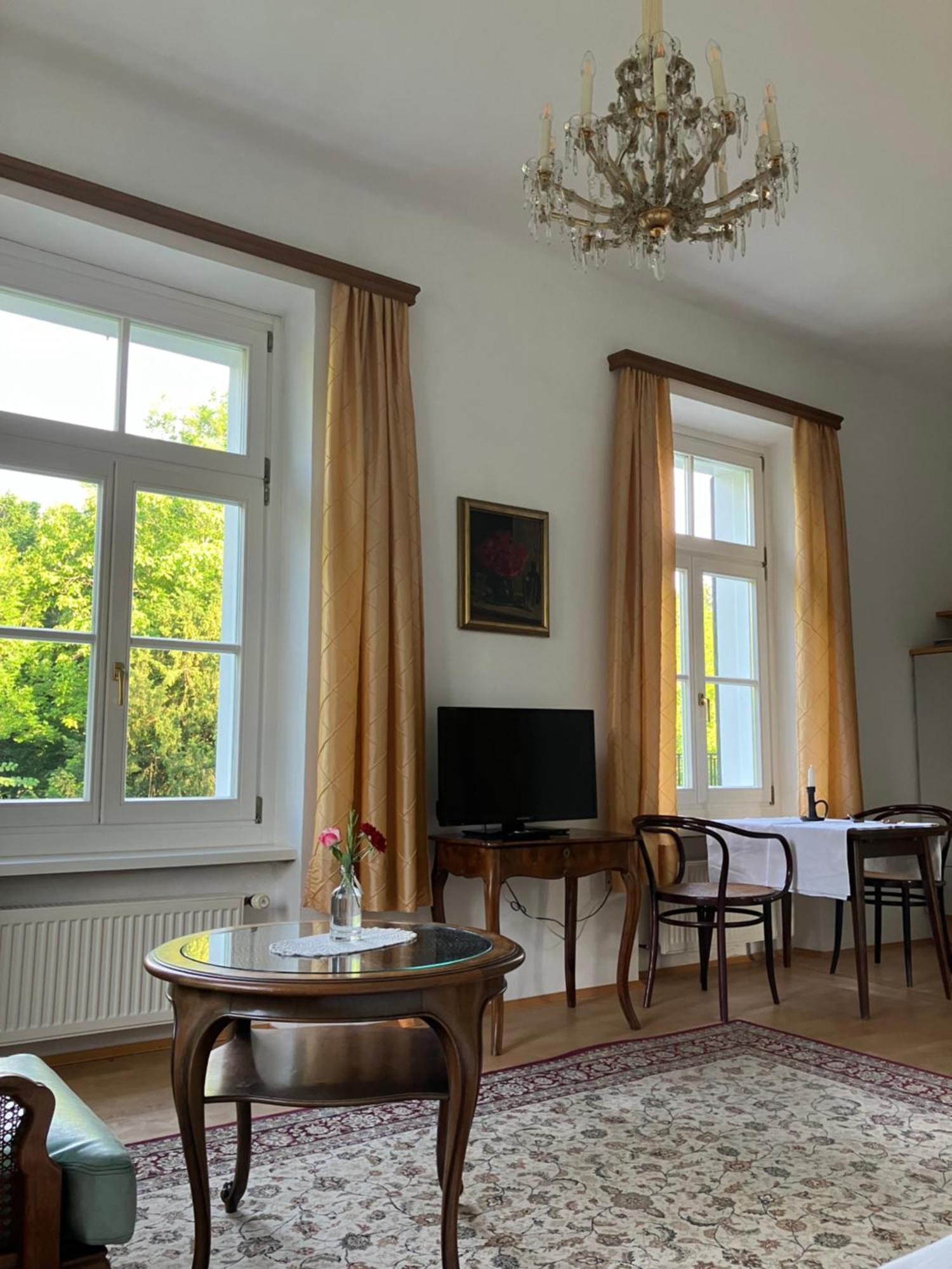 Louisenvilla Apartment *